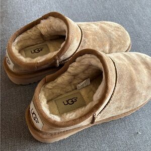 UGG Tan Shearling Lined outdoor slippers. 6